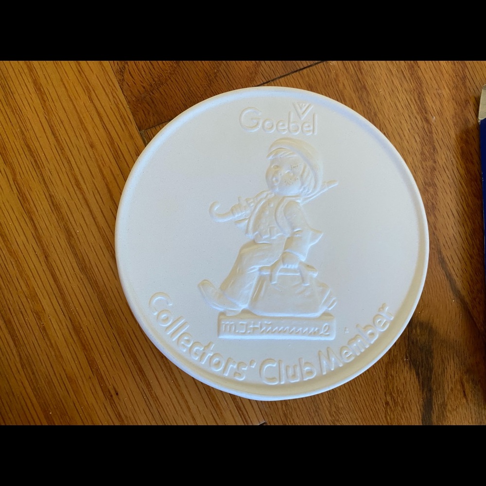 Hummel Collector’s Club small ceramic plaque
